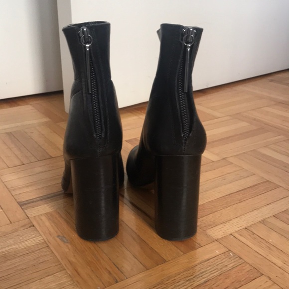 Black high heel boots - Picture 3 of 5